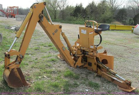 d125 backhoe attachment video